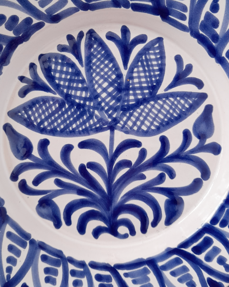 Arboleda Fajalauza Plate in Blue — CASA PLETÓRICA — Handmade